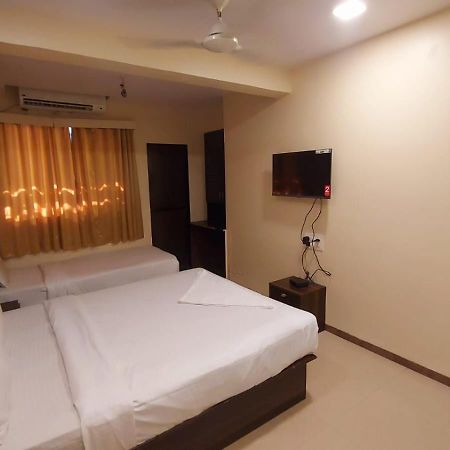 Hotel Rigga Inn Kokilaben Dhirubhai Ambani Hospital Mumbai Exterior photo