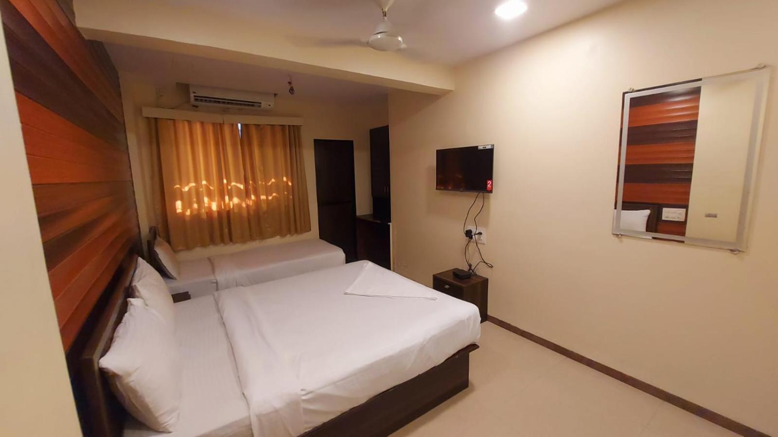 Hotel Rigga Inn Kokilaben Dhirubhai Ambani Hospital Mumbai Exterior photo
