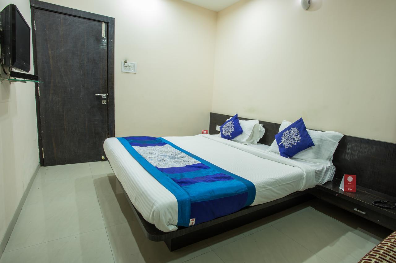 Hotel Rigga Inn Kokilaben Dhirubhai Ambani Hospital Mumbai Exterior photo